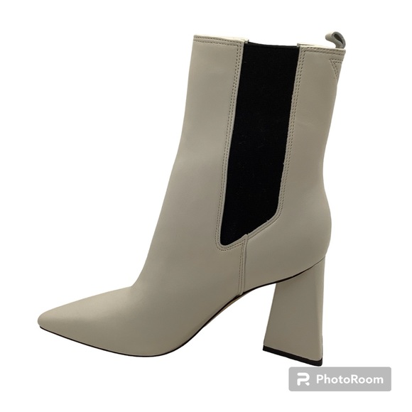 🆕{ Marc Fisher} Kaylynn Chelsea Heeled Bootie - Picture 4 of 11